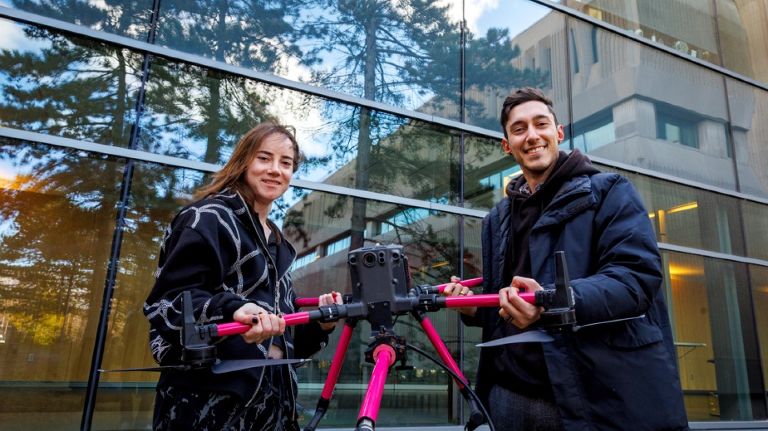 PME Innovation | Laver des fenêtres avec un drone