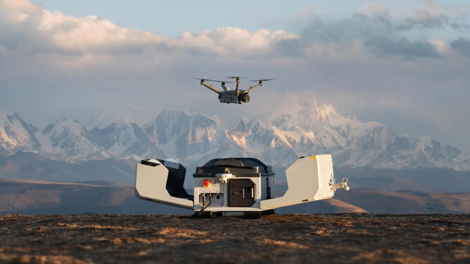 DJI Dock 3 offre une solution d'entreprise « Drone in a Box » pour une utilisation à distance 24h/24 et 7j/7