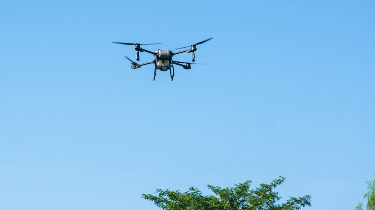 Mont-de-Marsan : des Kinder surprise livrés par drone dans la cour d'une prison