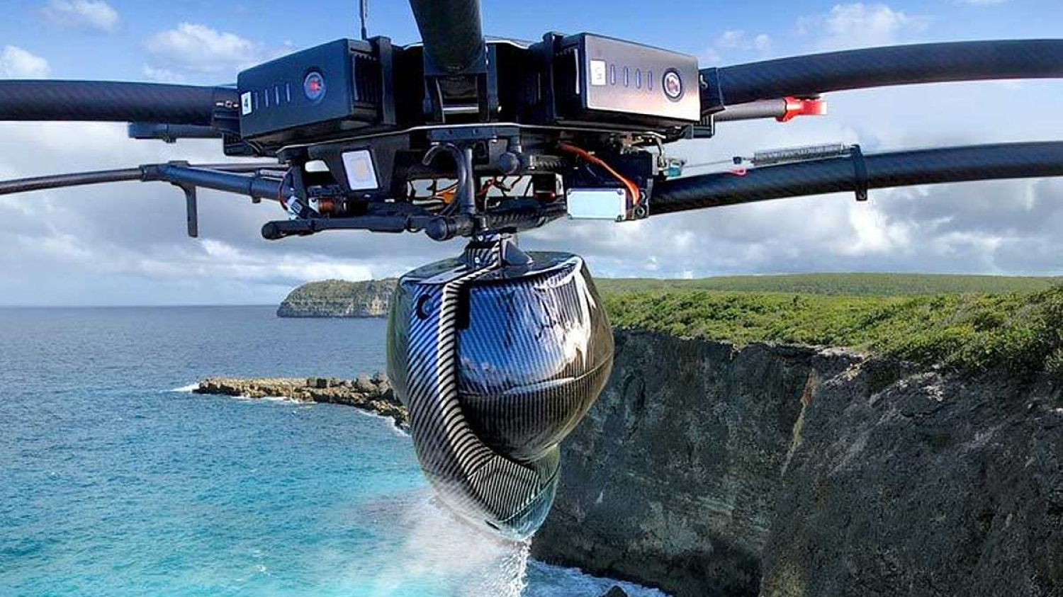 Cette entreprise disperse les cendres de vos proches, avec des drones