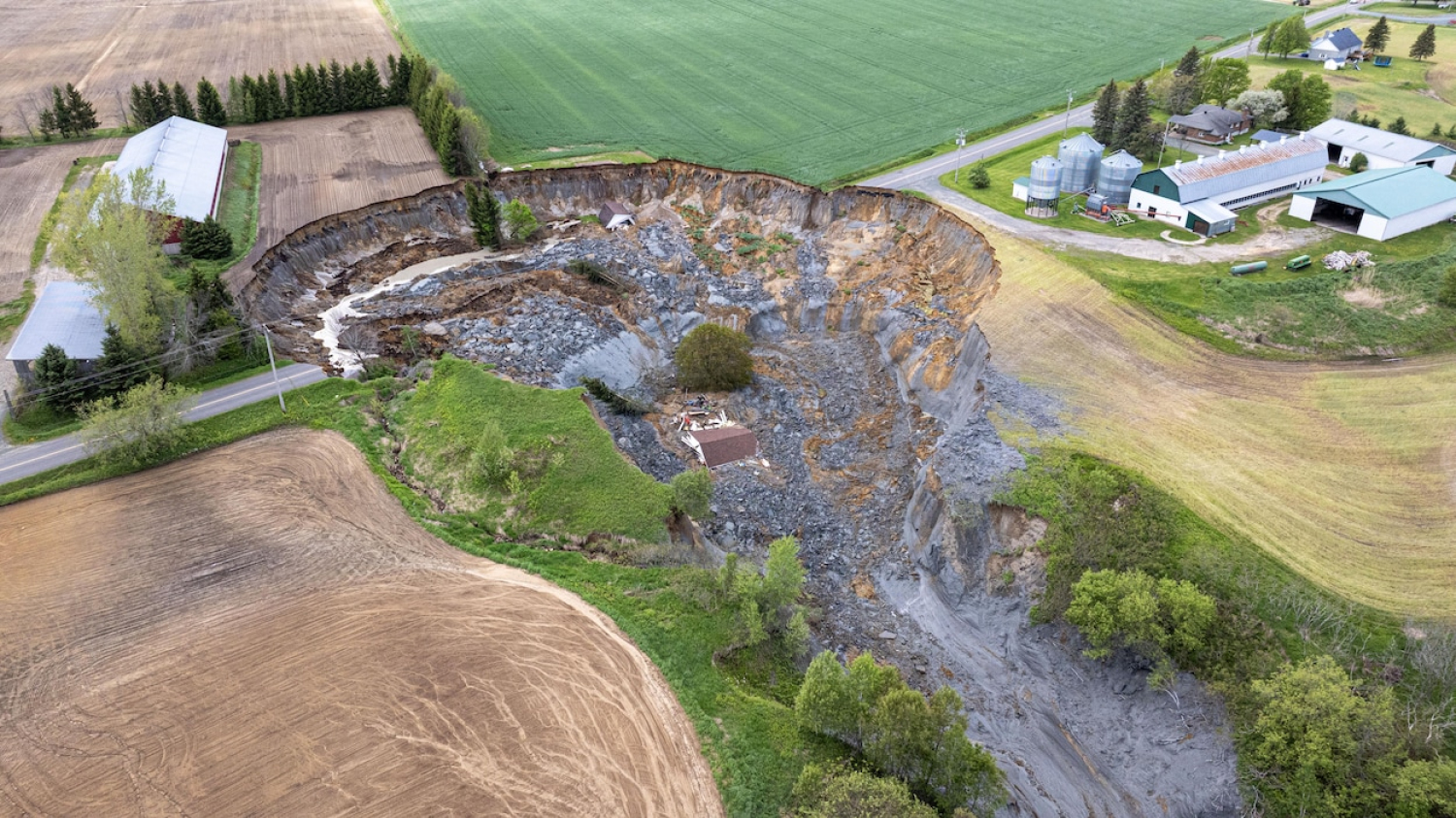 Images de drone du glissement à Sainte-Monique | Info 