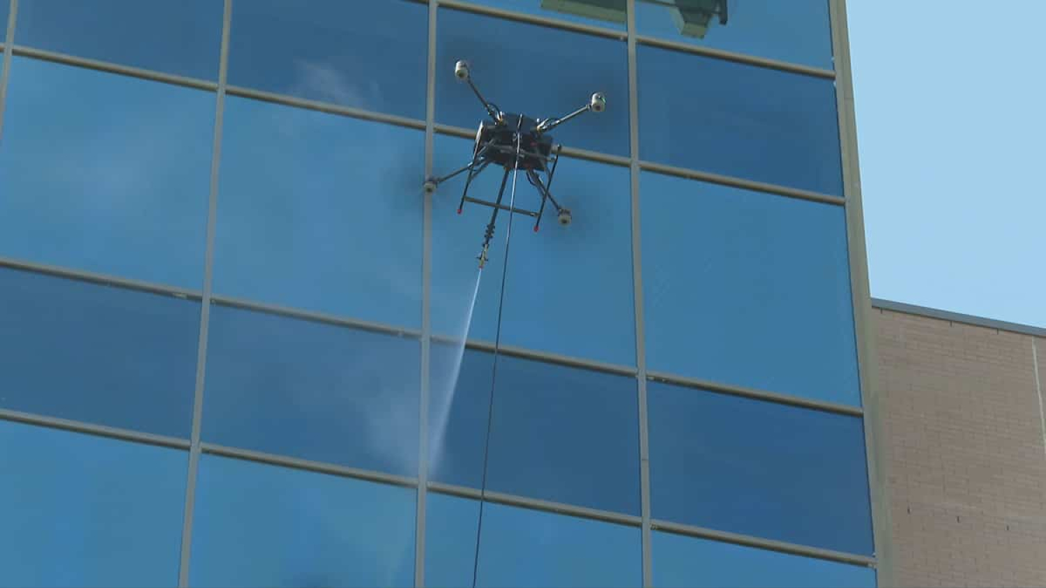 Ces drones pourraient nettoyer vos fenêtres 