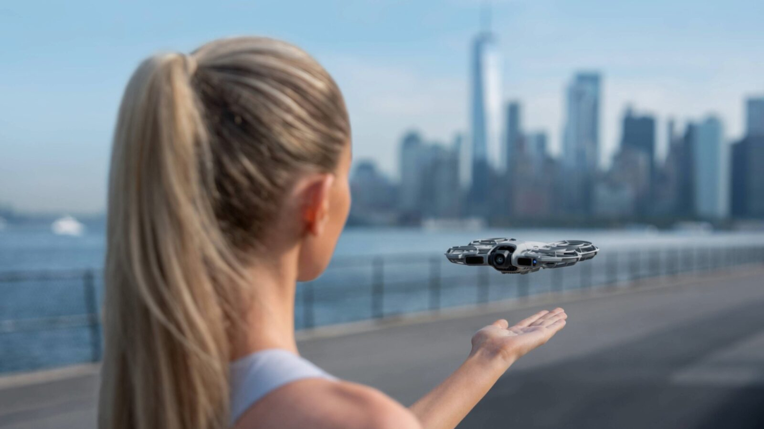 Le nouveau DJI Neo 2 va faire un carton : ce mini-drone se pilote à la main et filme tout… sans vous !