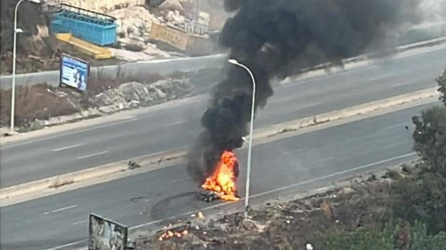 Un mort dans une frappe israélienne de drone sur l’autoroute reliant Tyr et Saïda, au Liban-Sud 