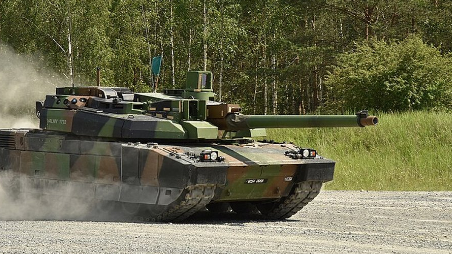 Après la poudrerie d’armement de Bergerac, un drone a survolé, illégalement, un convoi de chars de combat Leclerc