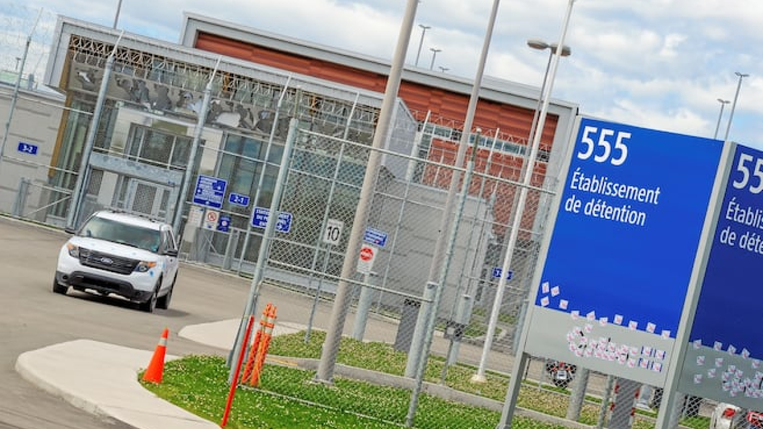 Il utilise un drone pour livrer de la drogue en prison et se fait prendre