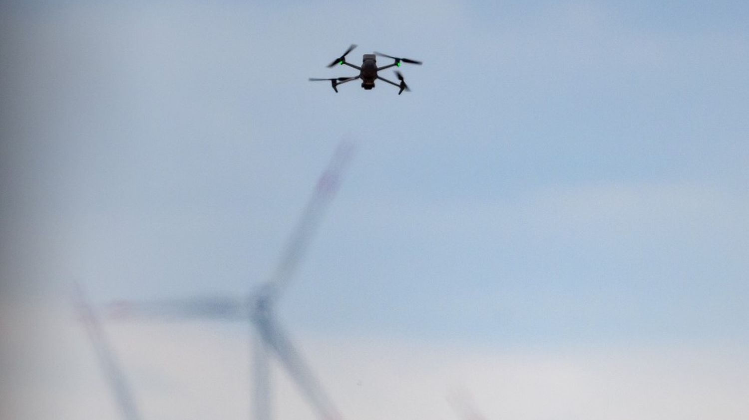 Un drone neutralisé près du porte-avions "Charles-de-Gaulle" en Suède