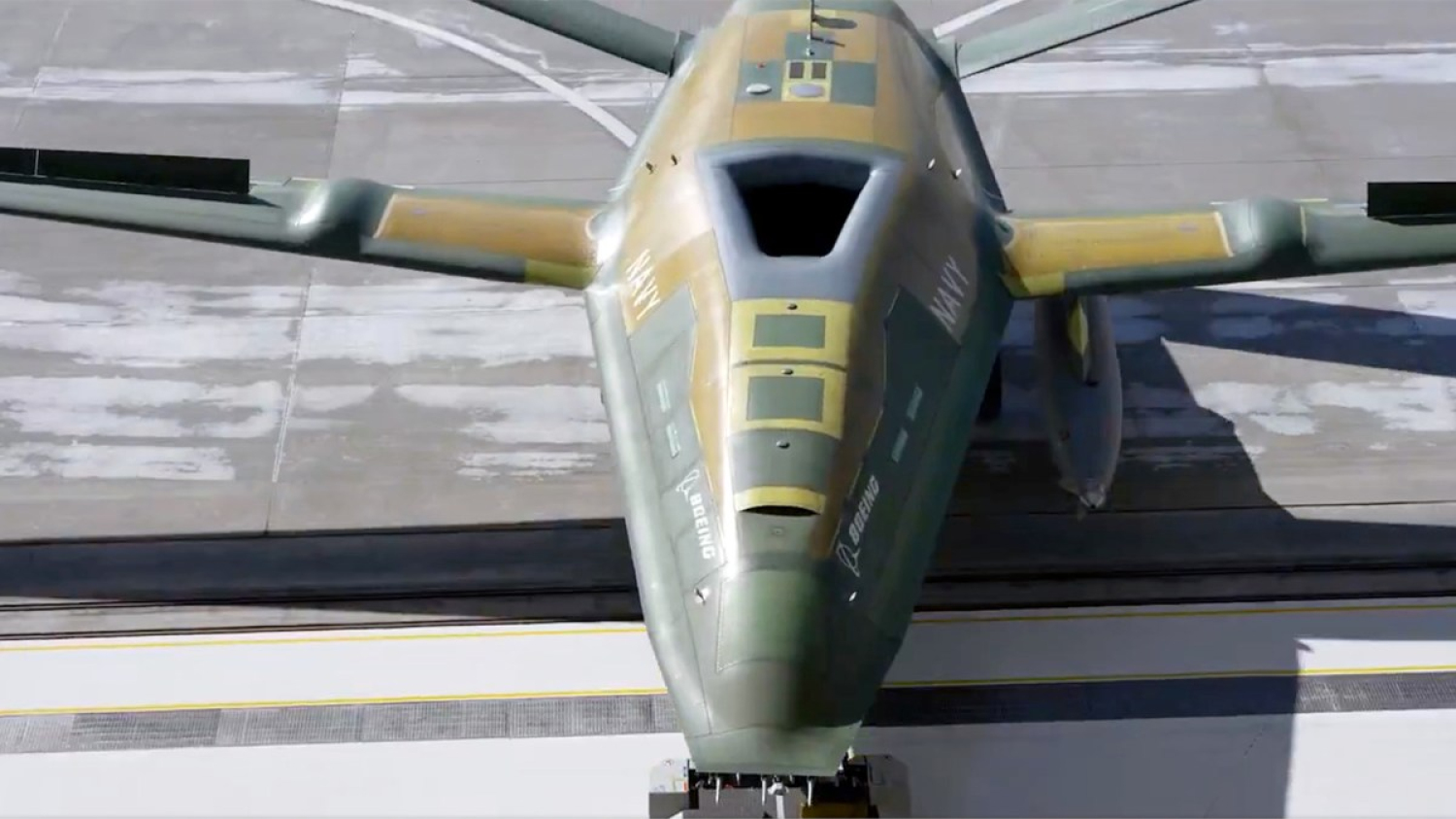 Le MQ-25 Stingray a commencé les tests de taxi (mis 