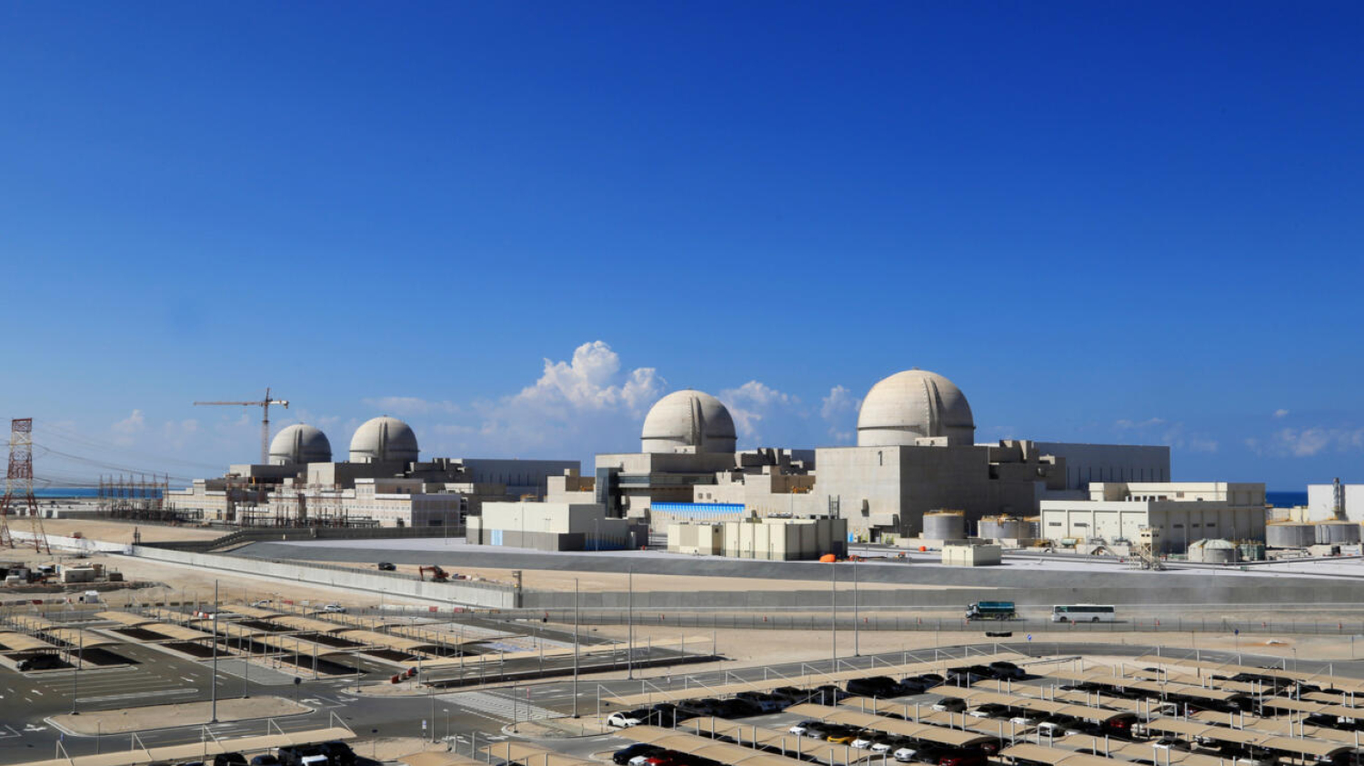 Emirats: incendie après une frappe de drone près de la centrale nucléaire de Barakah