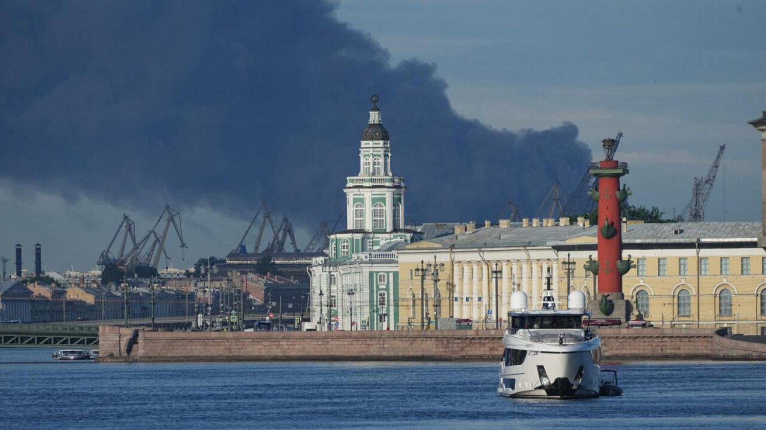 En direct : des drones ukrainiens visent Saint-Pétersbourg, une frappe meurtrière près de Donetsk