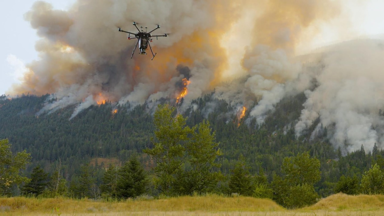 BC Wildfire a utilisé un drone contre un feu de forêt