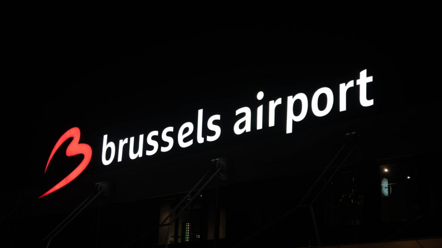 Alerte au drone à Brussels Airport : trois vols déroutés, aucun avion n’a pu atterrir pendant 25 minutes !