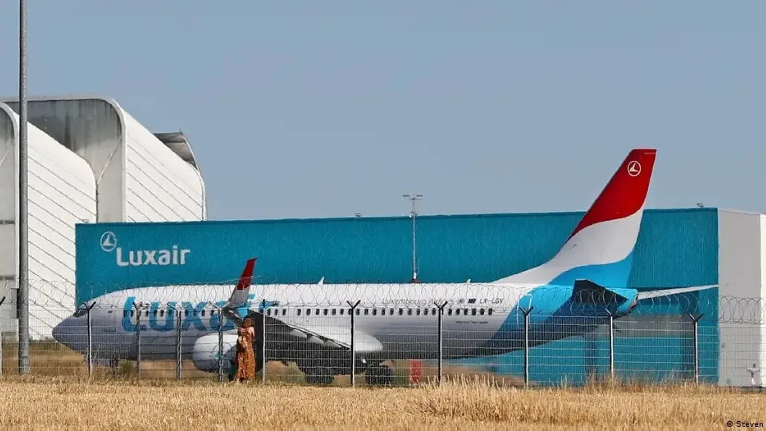 Un drone a été repéré près de l'aéroport ; le Luxembourg suspend ses vols.