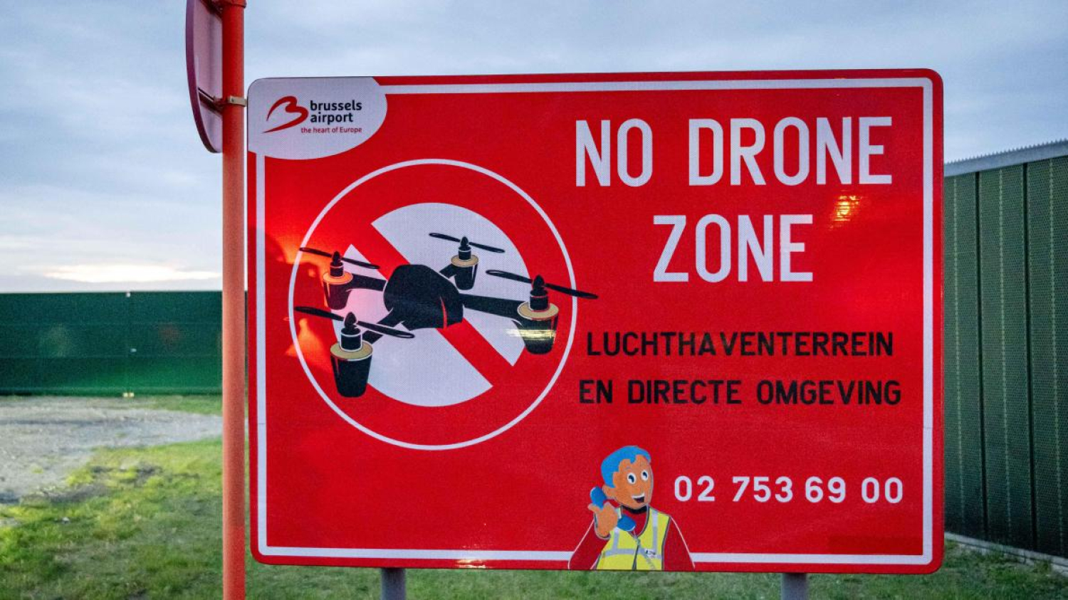 Le trafic aérien perturbé par un drone à Charleroi : le pilote intercepté par la police