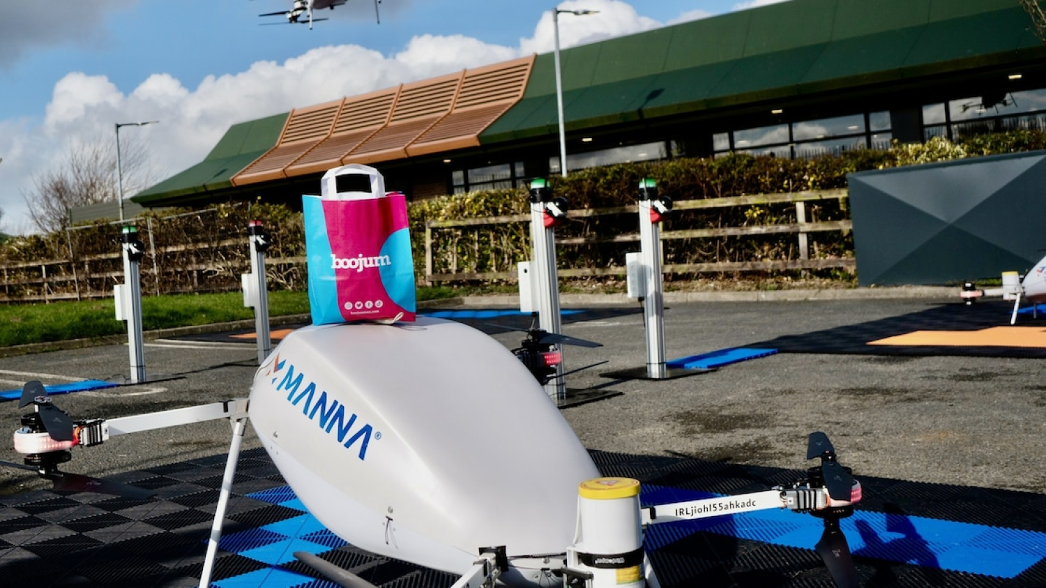 La messe est dite pour le pionnier de la livraison par les airs en Europe : "Irrespectueux de faire voler des drones durant l'office religieux"