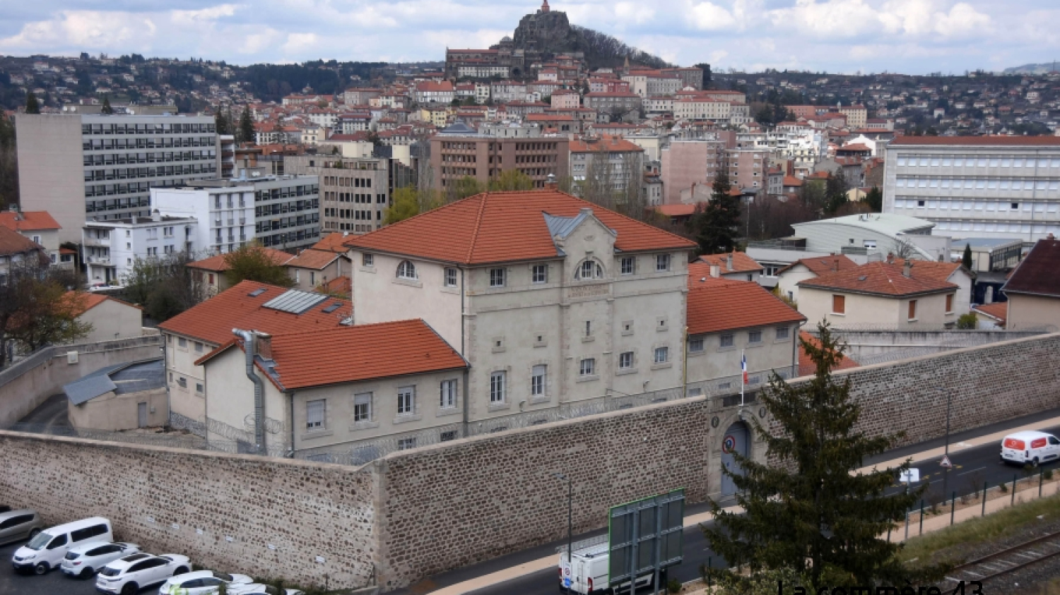 Deux survols de la maison d’arrêt du Puy-en-Velay par des drones en deux semaines 