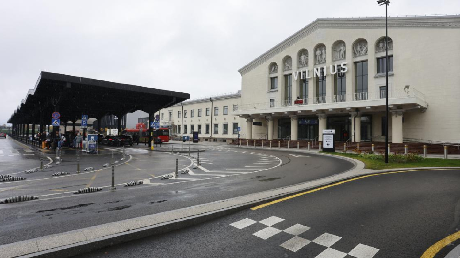 Un drone présumé sème l’alerte en Lituanie : l’aéroport de Vilnius fermé et des avions de chasse de l’Otan