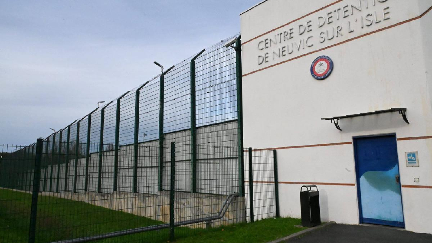 Dordogne : trois hommes condamnés à six mois d’emprisonnement pour l’utilisation d’un drone au-dessus de ce centre de détention