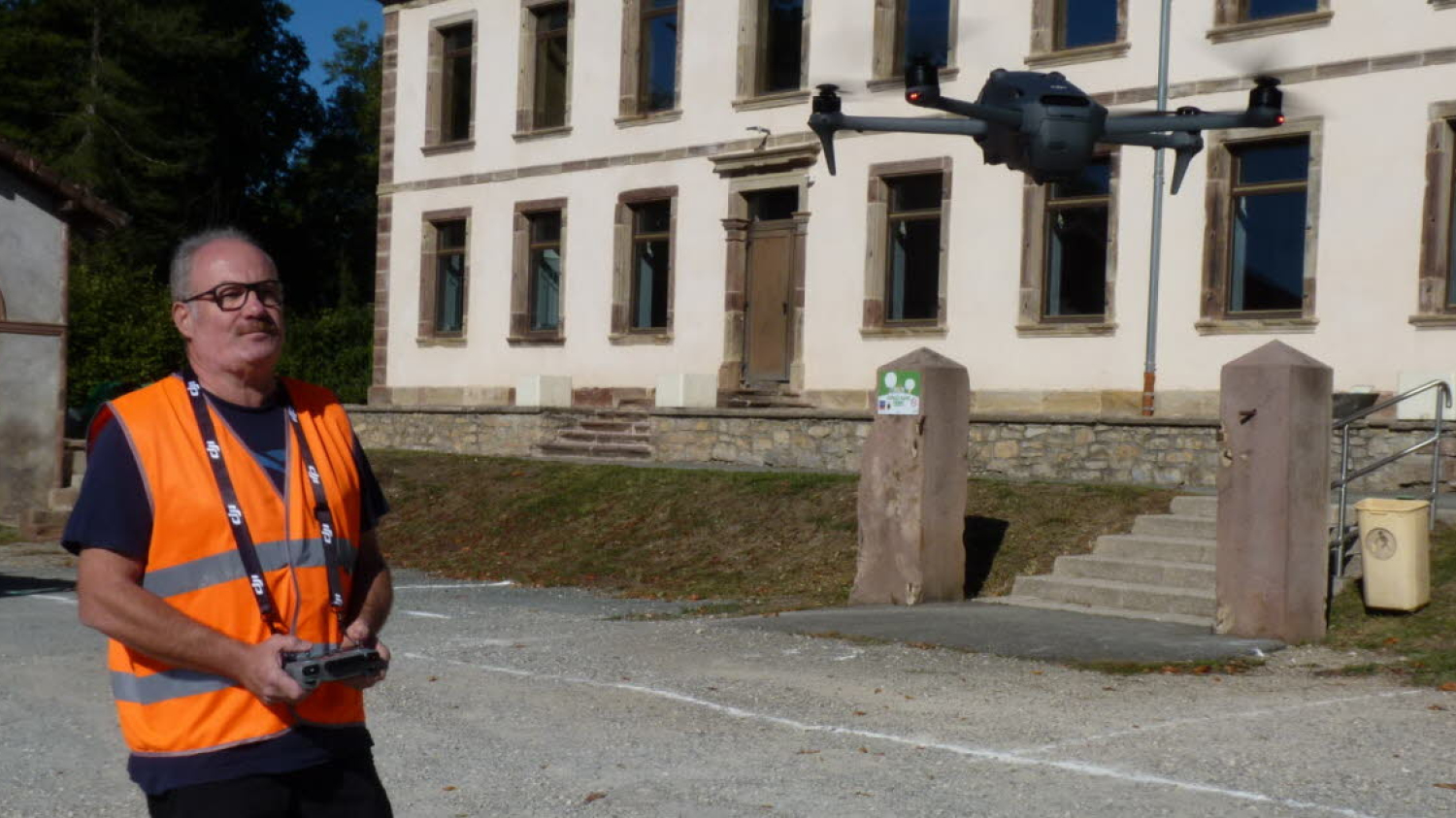 Roppe. Avec un drone, il a réalisé des vues aériennes de la commune